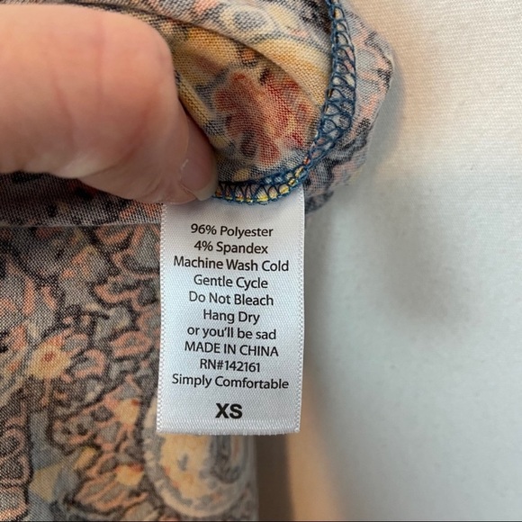 LuLaRoe Randy T Paisley Print Size XS NWT - Picture 6 of 8